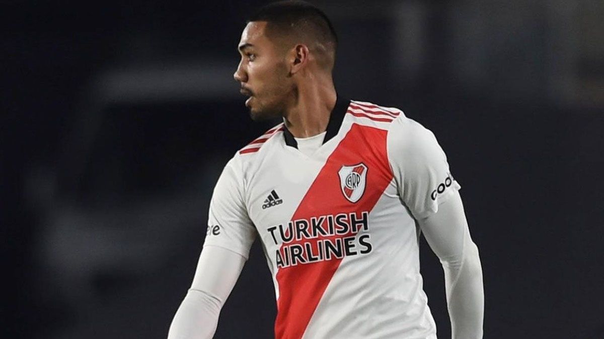 David Martínez preocupa a River, ya que no se recupera de su lesión y será operado.