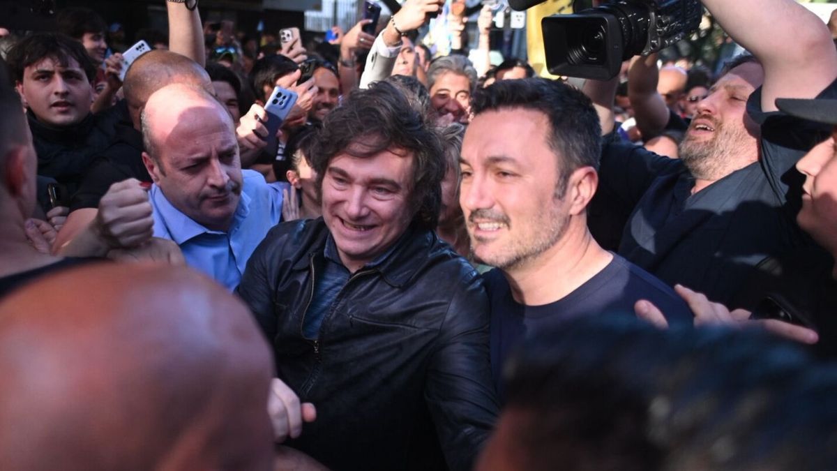 El futuro en la alianza entre LLA y Cambia Mendoza se presenta nublado ya que más temprano que tarde el propio Luis Petri deberá empezar una puja por el poder interno de cara a las elecciones de 2027. El futuro en la alianza entre LLA y Cambia Mendoza se presenta nublado ya que más temprano que tarde el propio Luis Petri deberá empezar una puja por el poder interno de cara a las elecciones de 2027.