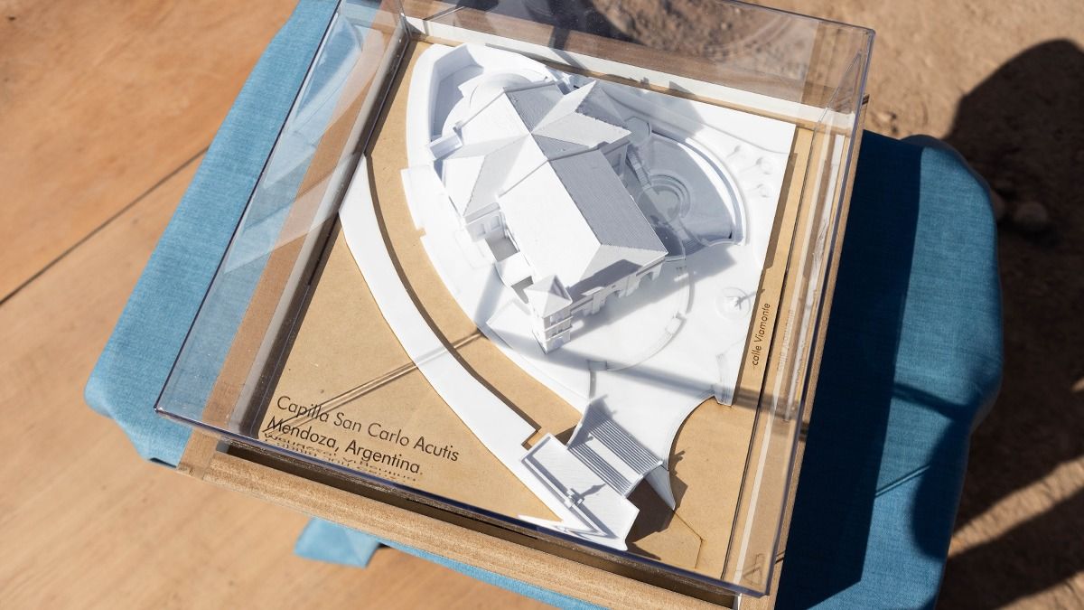 Maqueta del proyecto arquitectónico de la iglesia dedicada al santo Carlo Acutis. Maqueta del proyecto arquitectónico de la iglesia dedicada al santo Carlo Acutis.