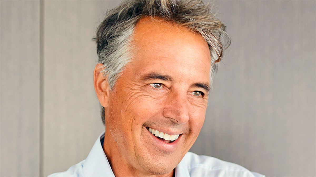 El escritor Dan Buettner guia el documental Vivir 100 años: Los secretos de las zonas azules.