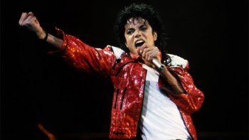 Fanáticos recuerdan a Michael Jackson a 6 años de su muerte