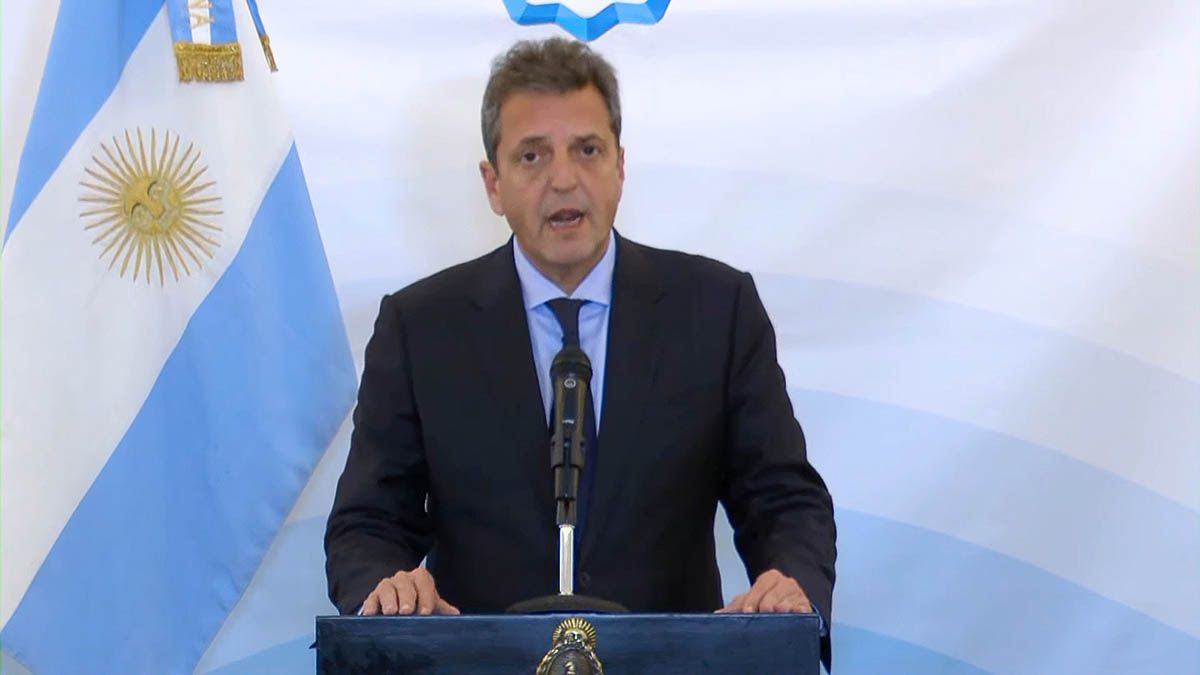 Massa anunció la eliminación de retenciones el 24 de julio. Massa anunció la eliminación de retenciones el 24 de julio.