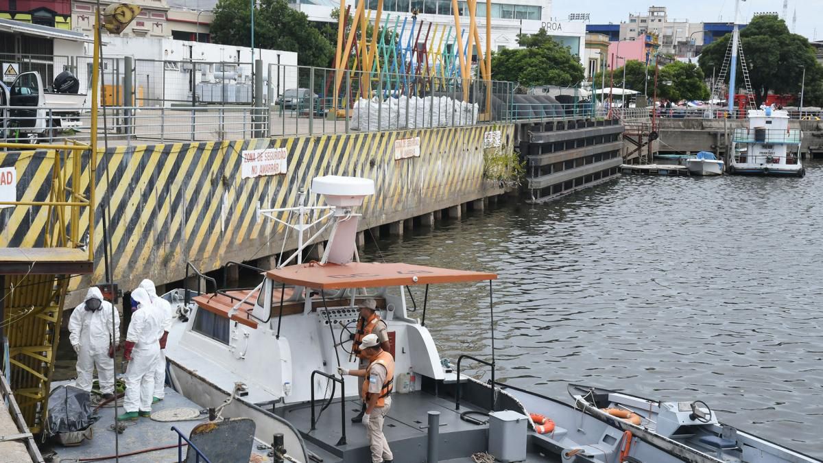 Hallaron el cuerpo de un hombre flotando en el Riachuelo