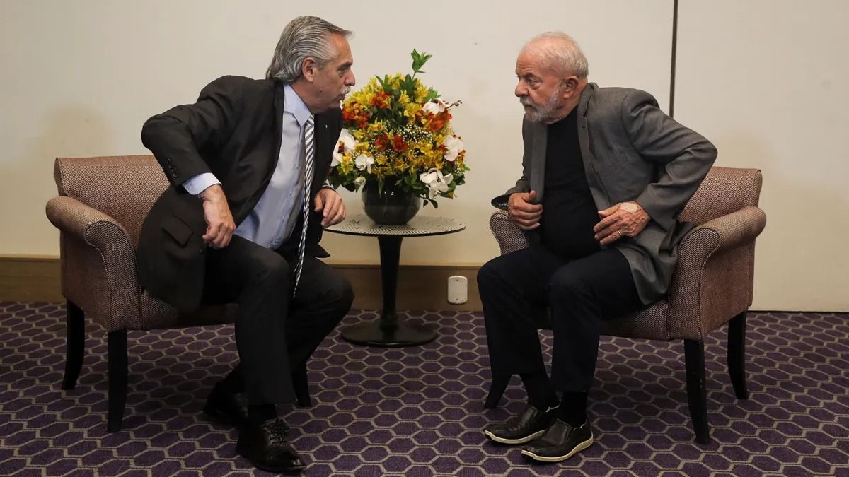 El presidente Alberto Fernández junto a Lula Da Silva, poco después de que el líder del Partido de los Trabajadores (PT) ganara las elecciones en Brasil.
