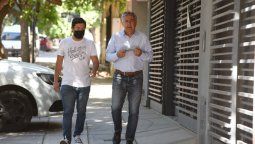 Alfredo Cornejo emitió su voto en la escuela Julio Lemos de Godoy Cruz.