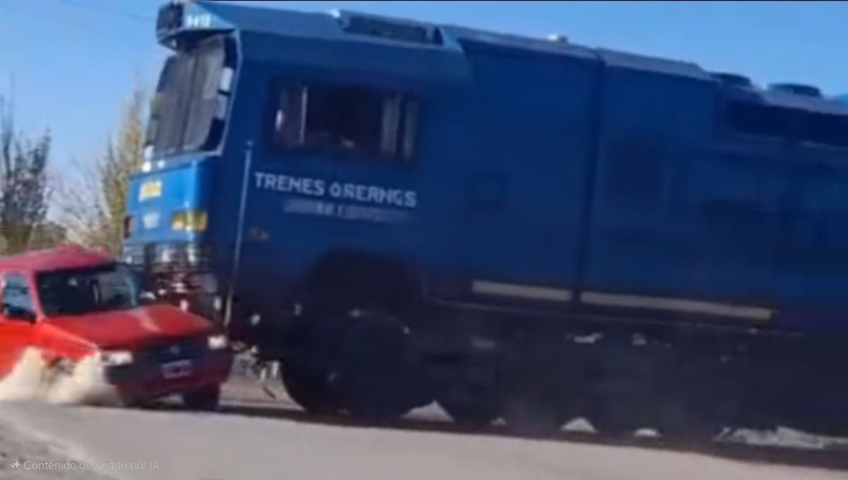 Video impactante: así fue el momento del tremendo accidente entre un tren y un auto en Mendoza