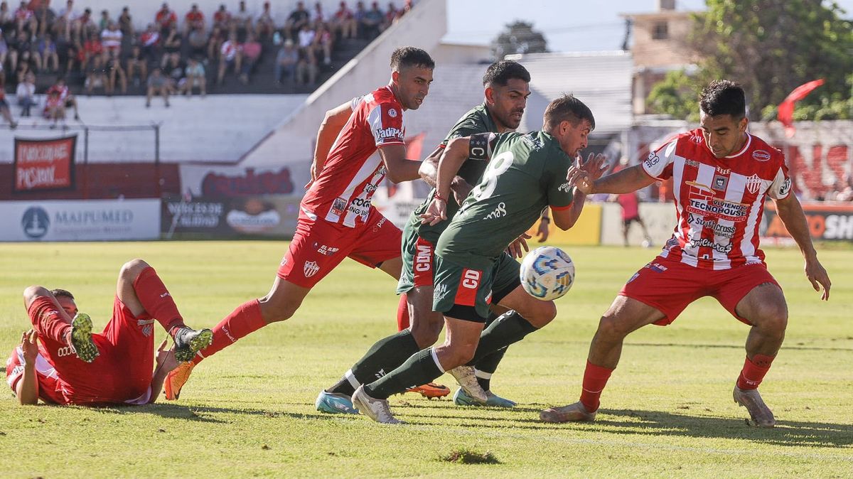 Fausto Montero se refirió al empate del Deportivo Maipú ante Talleres de Remedios de Escalada. Foto: Cristian Lozano/UNO. 