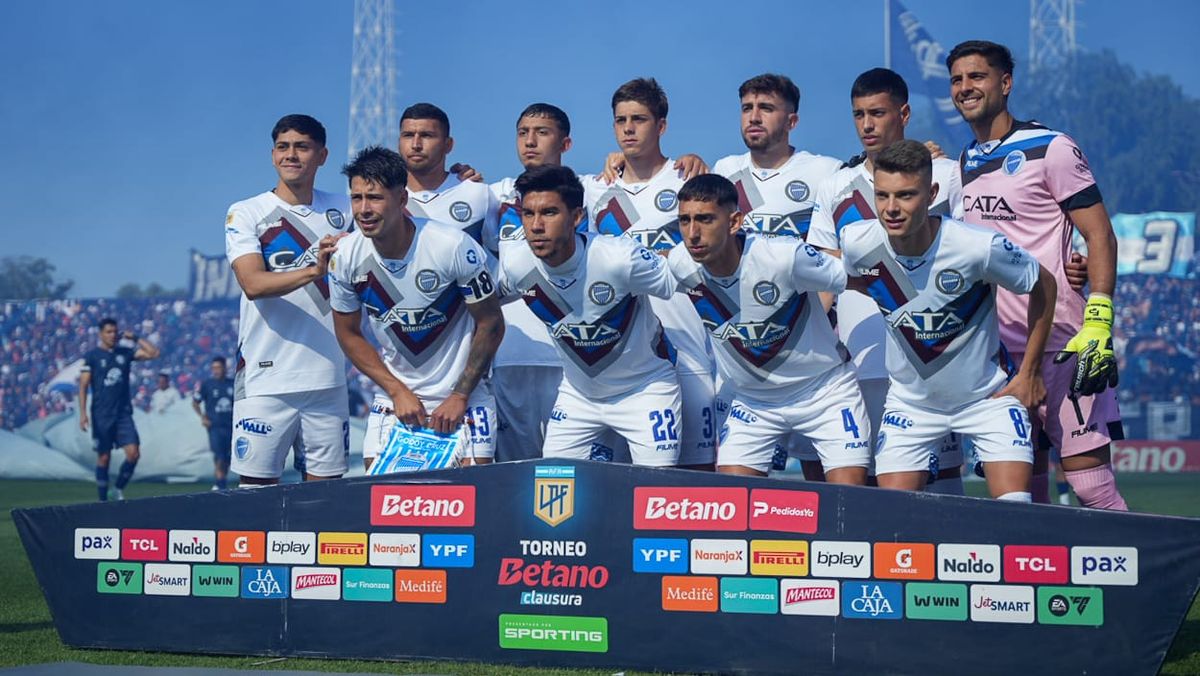 Godoy Cruz perdió ante Lanús y su continuidad en Primera no está sellada.