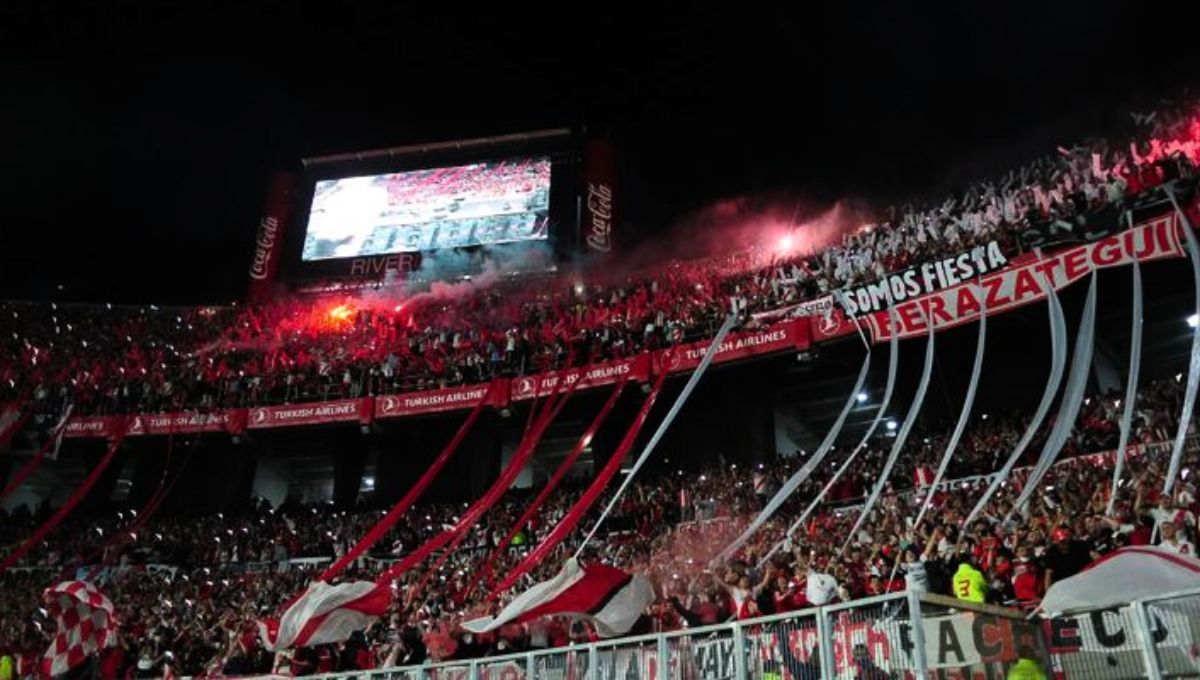 La hinchada de River explotó en medio de la sorpresiva derrota ante Sarmiento: 