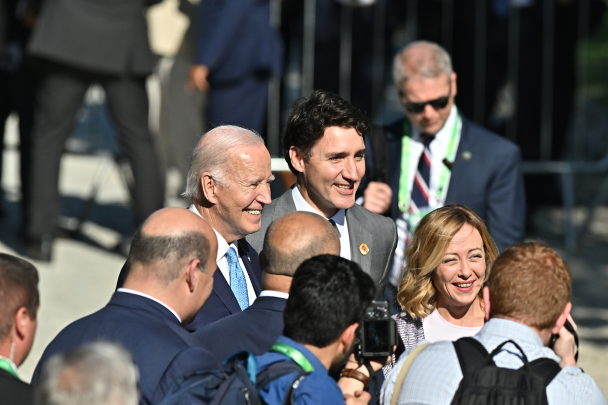 Joe Biden junto al primer ministro canadiense, Justin Trudeau en la cumbre del G20. Crédito: EFE. Joe Biden junto al primer ministro canadiense, Justin Trudeau en la cumbre del G20. Crédito: EFE.