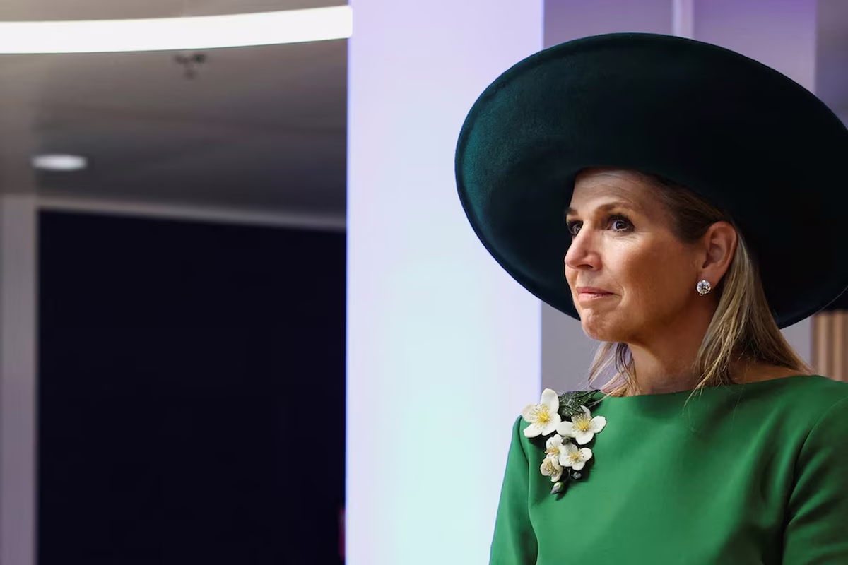 El verde simboliza frescura y poder: una elección que combina modernidad, calma y presencia en la realeza. El verde simboliza frescura y poder: una elección que combina modernidad, calma y presencia en la realeza. 