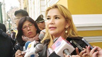 Quién es la senadora que podría asumir el poder en Bolivia
