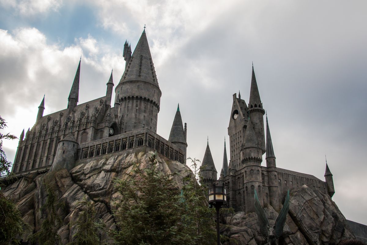 Hogwarts. Hogwarts.