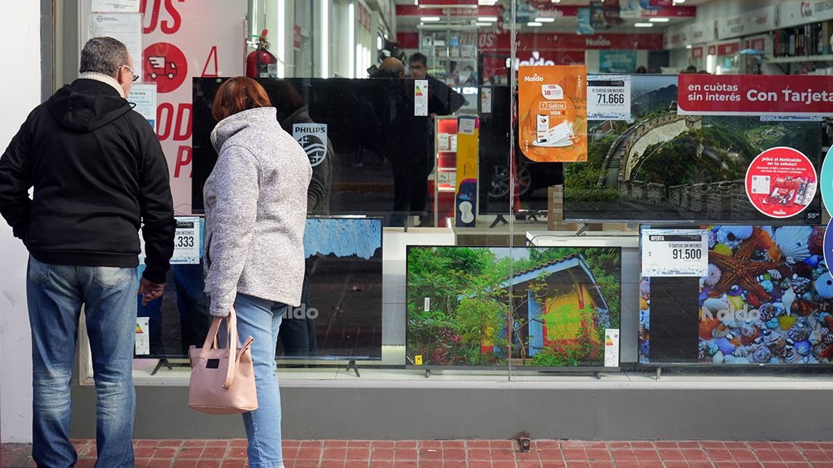 La Cámara Empresaria de Comercio, Industria, Turismo y Servicios de la ciudad de Mendoza expresó su conformidad pero aseguraron que hay reclamos pendientes del sector. La Cámara Empresaria de Comercio, Industria, Turismo y Servicios de la ciudad de Mendoza expresó su conformidad pero aseguraron que hay reclamos pendientes del sector.