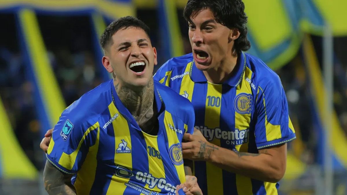 Gastón Ávila festeja el gol que marcó para Central ante Racing.