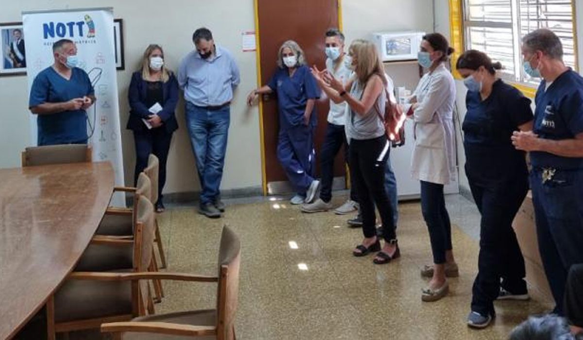 Un grupo de médicos, acompañados por el sindicato, planteó sus reclamos ante los directores del hospital Notti.