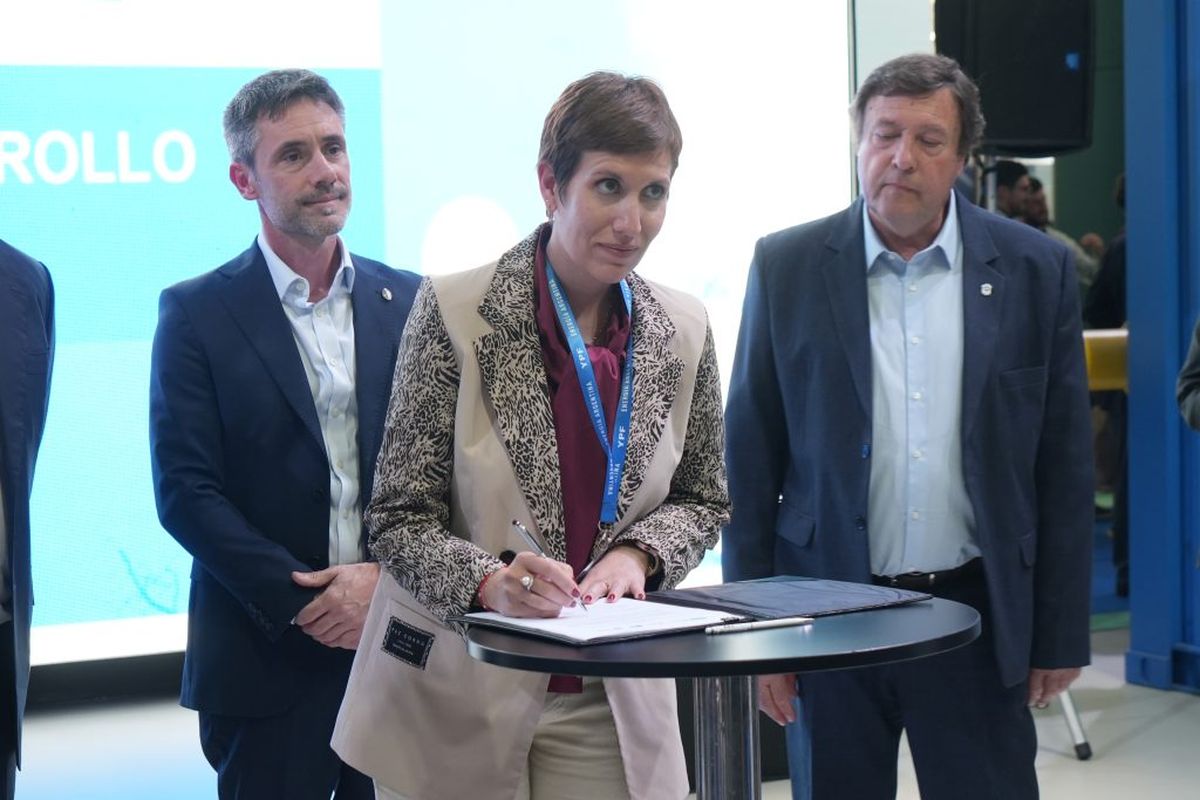 Pymes mendocinas accederán a un programa de capacitaciones para brindar servicios a YPF. Mendoza ya viene trabajando en el mismo sentido en minería.