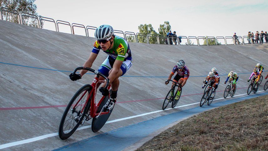 Lautaro Peñalver triunfó en el inicio del Campeonato Mendocino de Pista