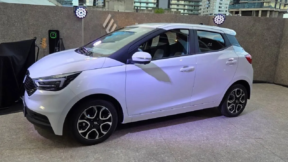Este es el auto más barato de la Argentina: el JMEV Easy. Este es el auto más barato de la Argentina: el JMEV Easy.