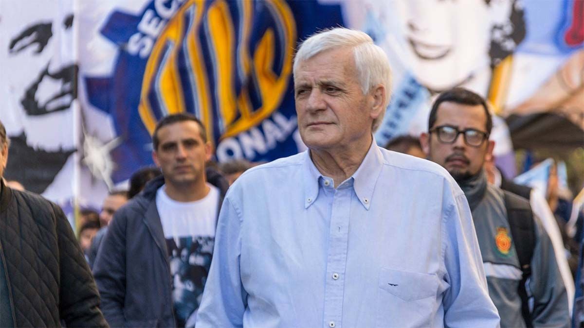 Tres importantes gremios presionan para reabrir sus paritarias