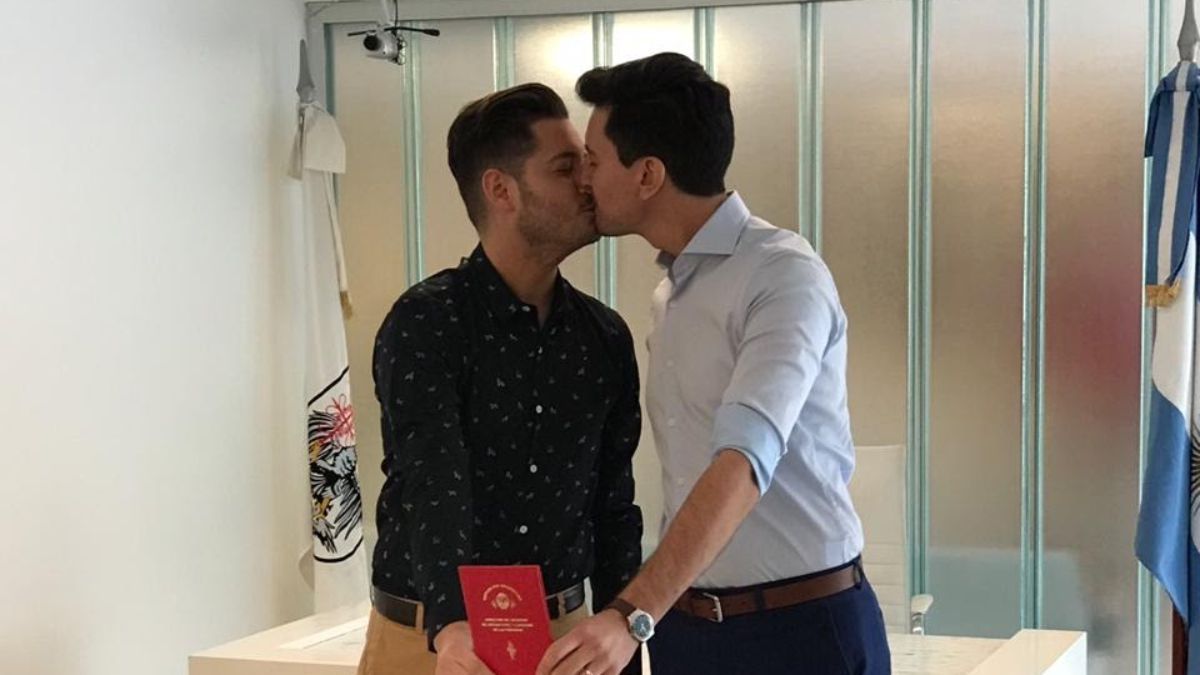 Nació Pilar: una mendocina cumplió el sueño de un matrimonio igualitario amigo