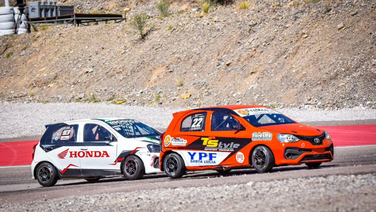 El Zonal Cuyano vuelve al Jorge Ángel Pena- Ciudad de San Martín tras su paso por el Zonda de San Juan. El Zonal Cuyano vuelve al Jorge Ángel Pena- Ciudad de San Martín tras su paso por el Zonda de San Juan.