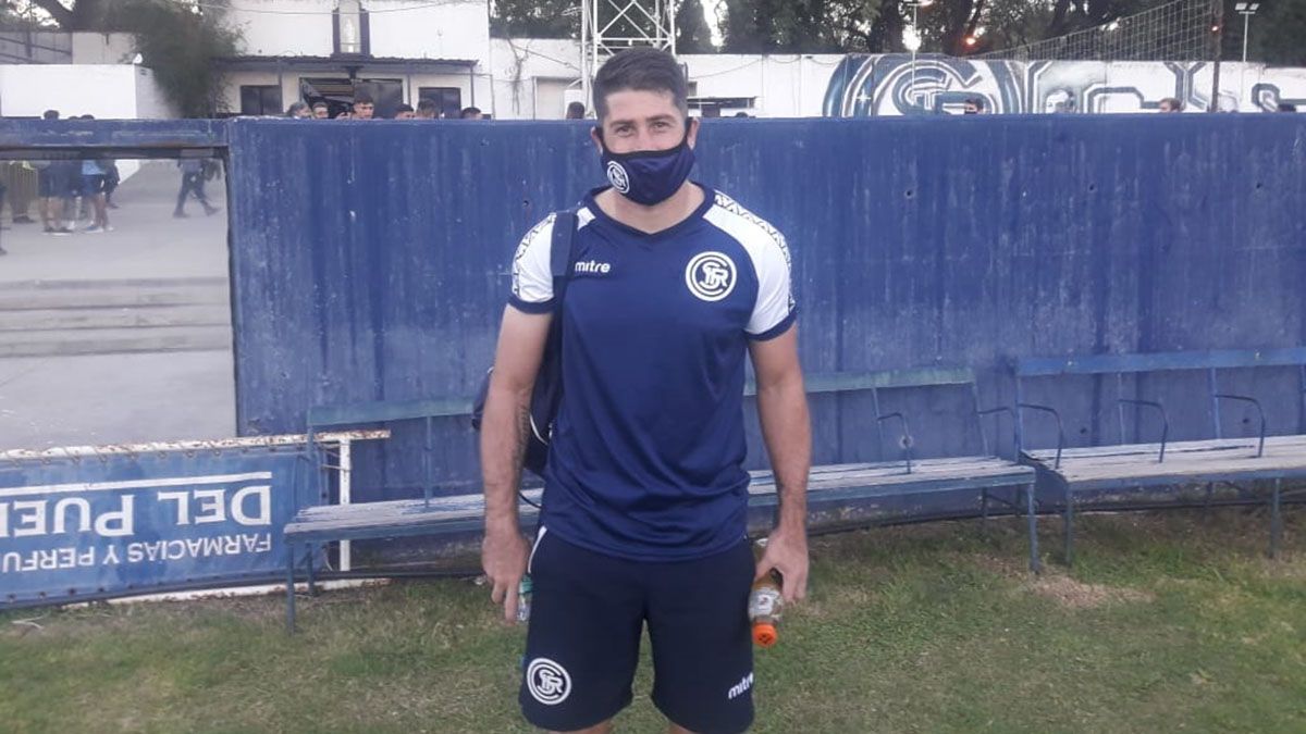 Cristian Aracena y su alegría por volver a atajar en la Lepra