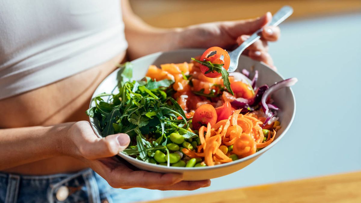 Alimentación saludable: 7 trucos para quemar grasa y ganar músculo sin ir al gimnasio. Alimentación saludable: 7 trucos para quemar grasa y ganar músculo sin ir al gimnasio.