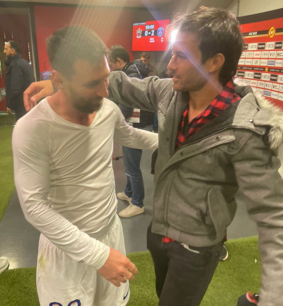 El saludo afectuoso entre Lionel Messi y Darío Cvitanich en Niza
