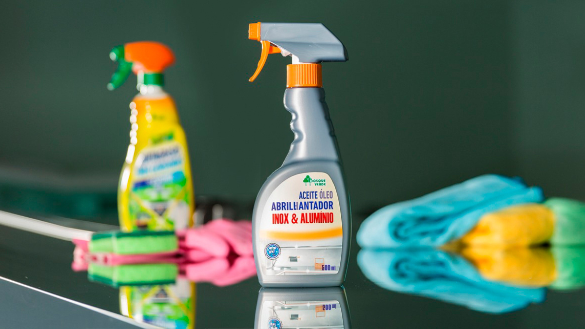 El abrillantador de Mercadona es específico para dejar las cocinas perfectamente brillantes. El abrillantador de Mercadona es específico para dejar las cocinas perfectamente brillantes.