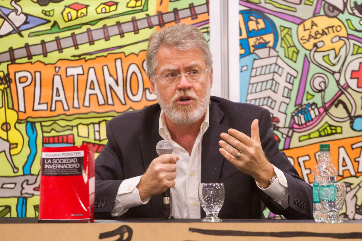 Forster trató de romper mitos como que Forster trató de romper mitos como que