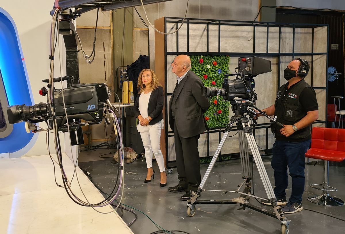 Detr&aacute;s de c&aacute;mara. Patricia Fadel y Juan Carlos Jaliff en la previa del inicio de S&eacute;ptimo D&iacute;a.