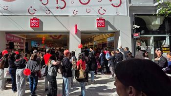 Miniso inauguró su primera tienda en Argentina y hubo filas de hasta 5 cuadras para ingresar Miniso inauguró su primera tienda en Argentina y hubo filas de hasta 5 cuadras para ingresar