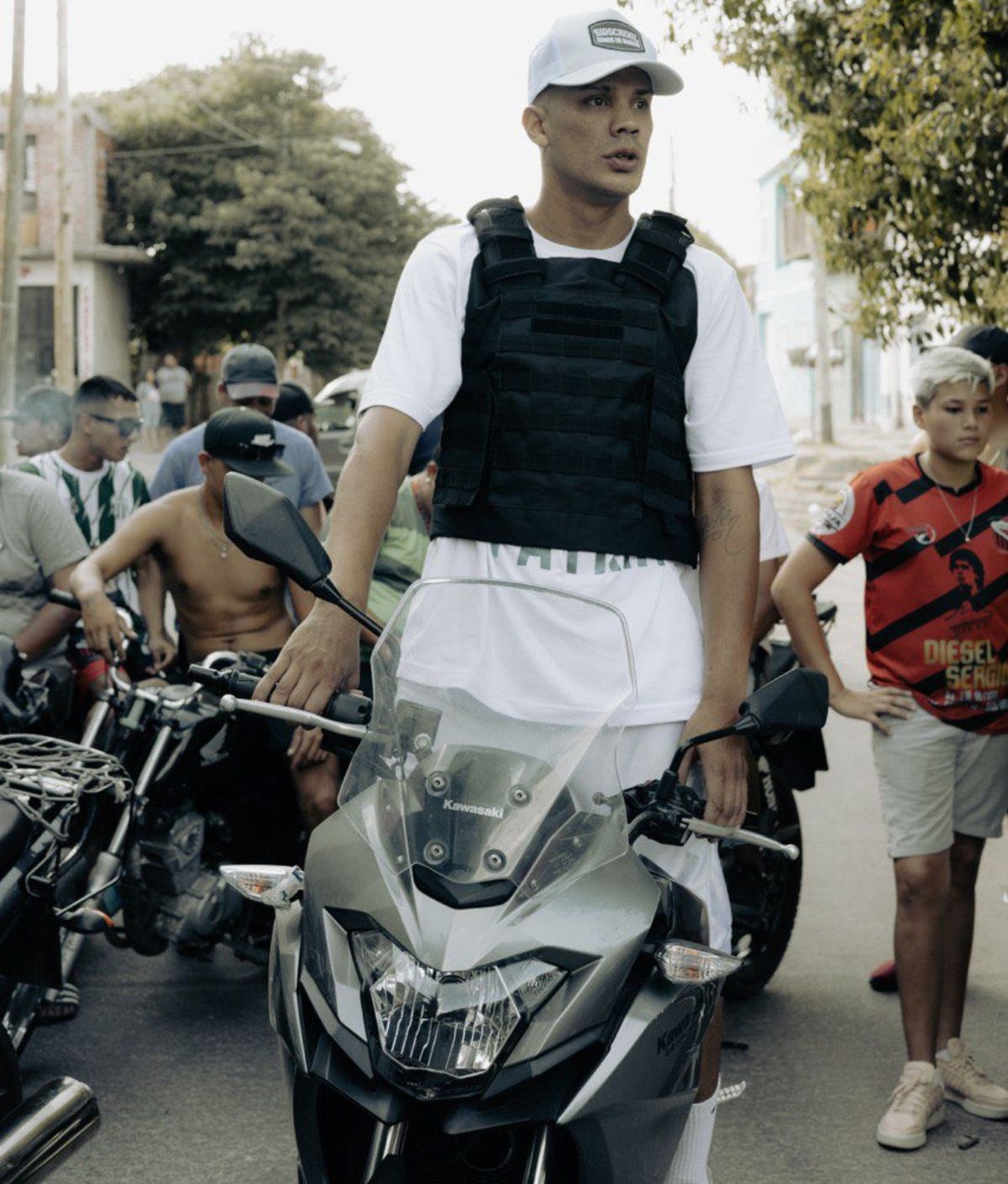 Seguirá detenido en Mendoza el cantante bonaerense Tirri La Roca, imputado por organizar caravanas de motociclistas en la provincia. Seguirá detenido en Mendoza el cantante bonaerense Tirri La Roca, imputado por organizar caravanas de motociclistas en la provincia.