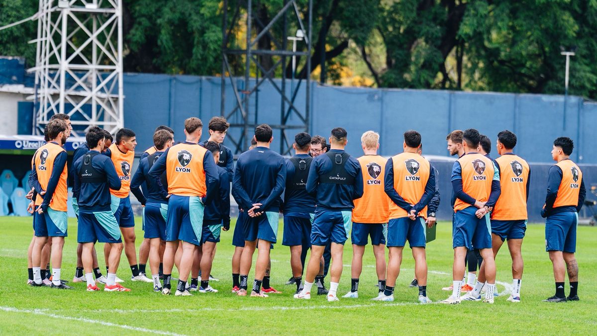Alfredo Berti metería tres variantes en el once de Independiente Rivadavia.