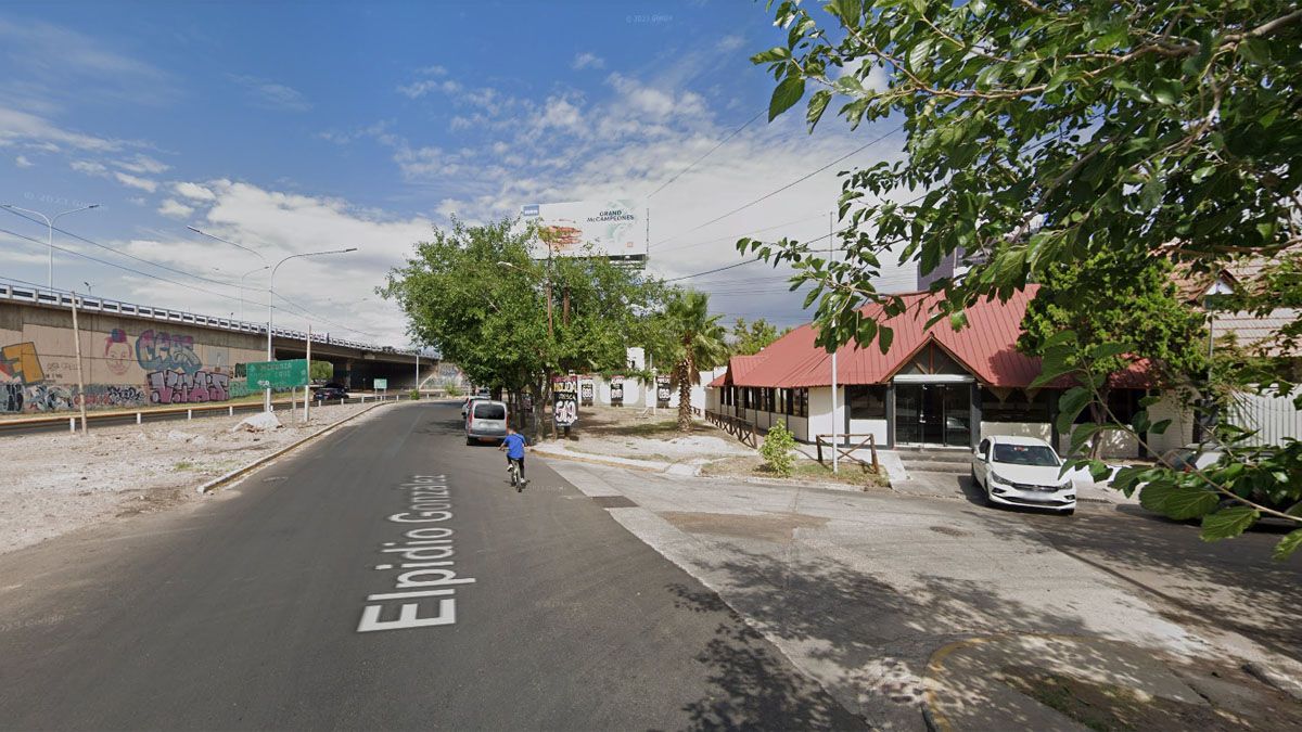 La víctima dejó su auto estacionado en calle Elpidio González al 700, casi calle Razquin, de Godoy Cruz.