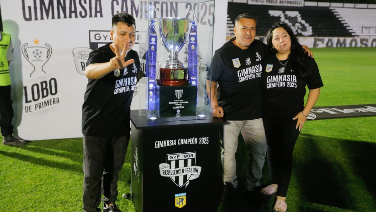 Gimnasia y Esgrima vivió su Cena de los Campeones celebrando el título de la Primera Nacional y el ascenso