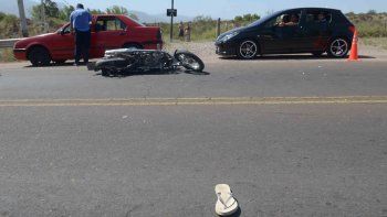 Una chica de 13 años sufrió fracturas en un choque entre una moto y un auto