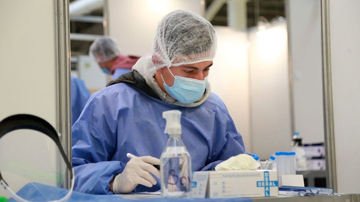 Por el Covid en Argentina siguen los testeos y tratamientos de personas.
