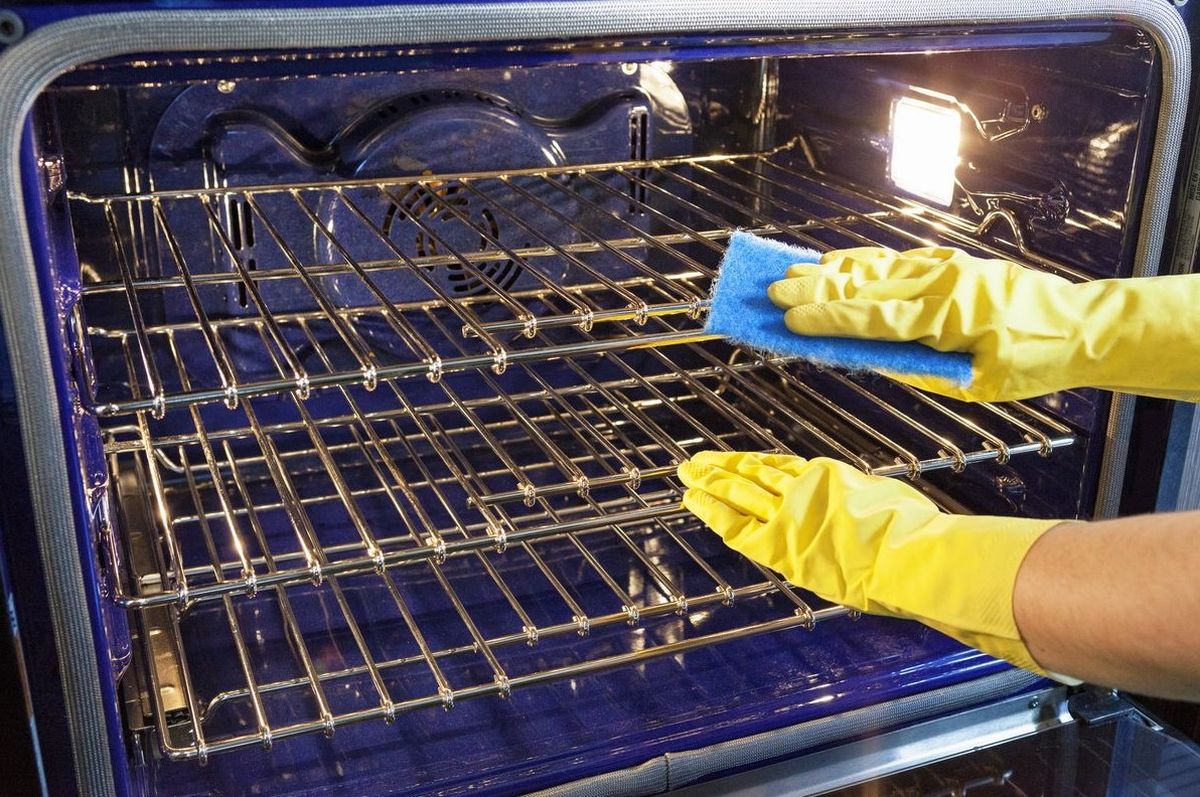 Colocar cáscaras de papa en las esquinas del horno: por qué recomiendan hacerlo Colocar cáscaras de papa en las esquinas del horno: por qué recomiendan hacerlo