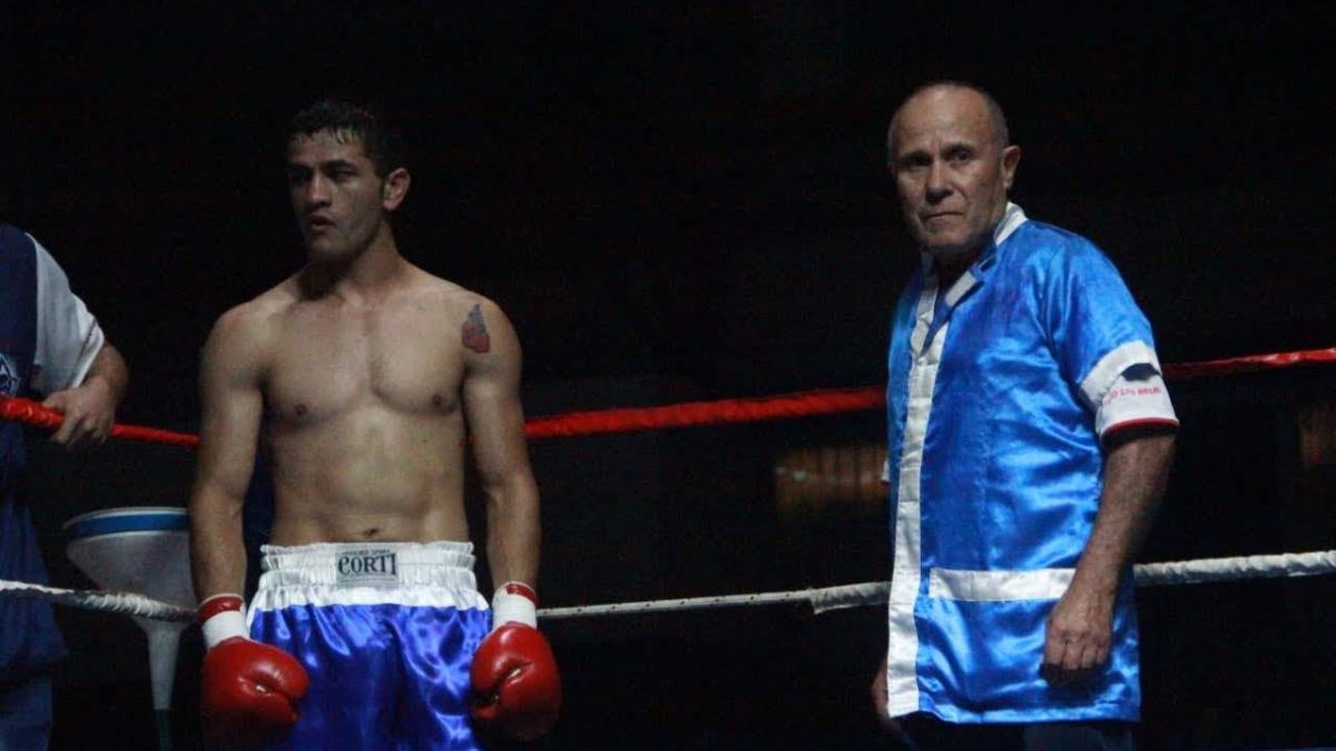 Lito Negri quedó enojado por la rápida detención de la pelea, por parte del árbitro, cuando su pupilo Jonathan Joel Arena estaba siendo atacado, tras haber caído en el séptimo asalto. Lito Negri quedó enojado por la rápida detención de la pelea, por parte del árbitro, cuando su pupilo Jonathan Joel Arena estaba siendo atacado, tras haber caído en el séptimo asalto.