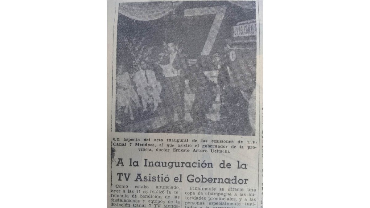 Recorte de periódico contando como fue la inauguración de Canal 7 de Mendoza.