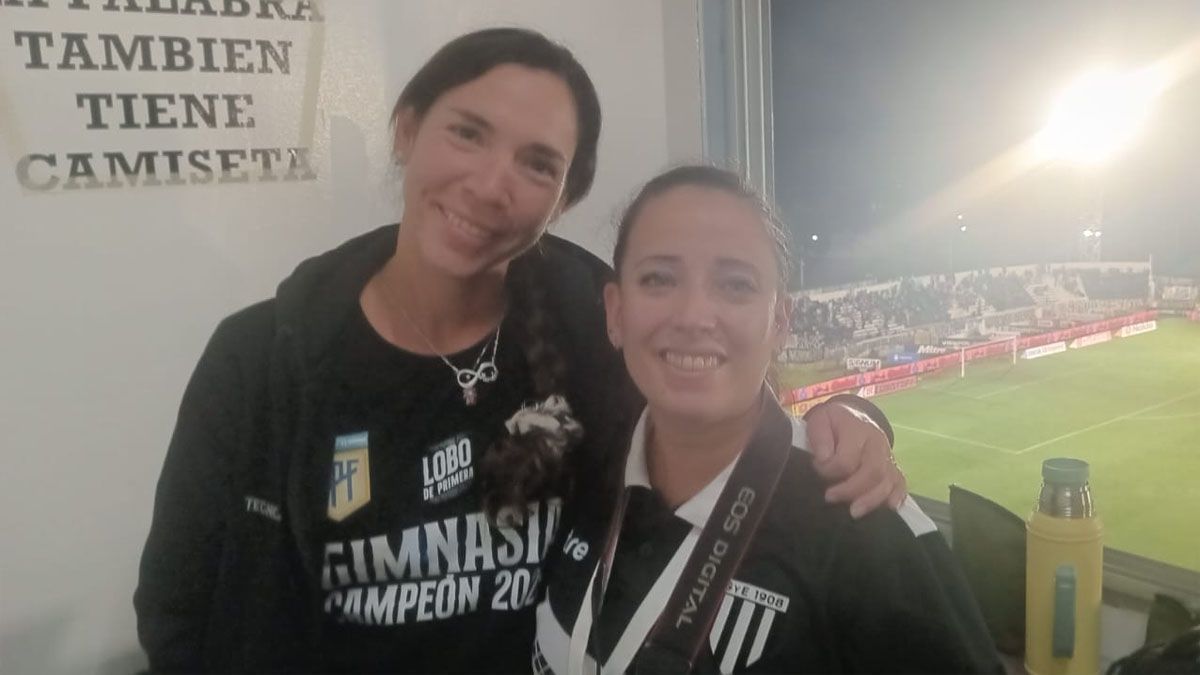 Gimena y Mar&iacute;a &Aacute;ngeles est&aacute;n felices con la labor que realizaron para el Lobo.