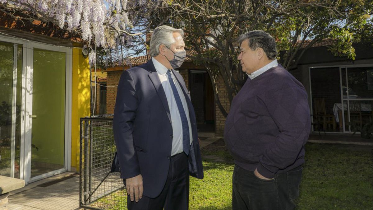 El presidente Alberto Fern&aacute;ndez junto al intendente de Jos&eacute; C. Paz, Mario Ishii.