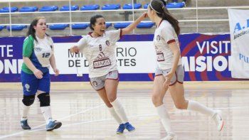 Mendoza volvió a golear en el Argentino y se metió en cuartos