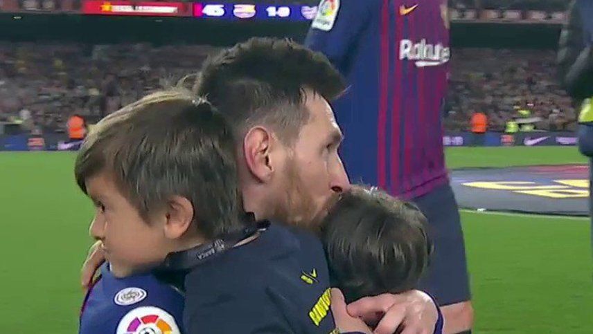 ¡Grande Pa! el emotivo abrazo de Messi con sus hijos tras coronarse campeón