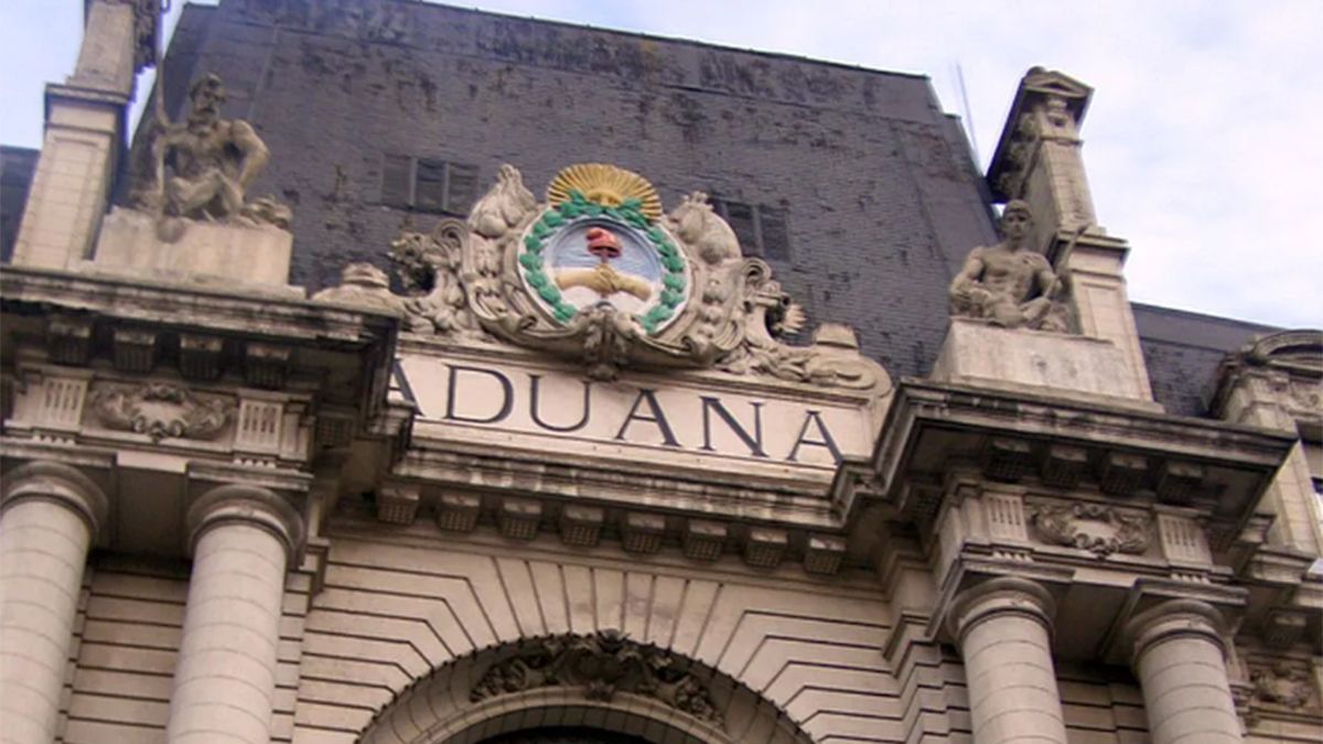 La Aduna realiza controles permanentes para detectar faltas al régimen temporal de importaciones. En esta oportunidad, cayó ESPN. La Aduna realiza controles permanentes para detectar faltas al régimen temporal de importaciones. En esta oportunidad, cayó ESPN.