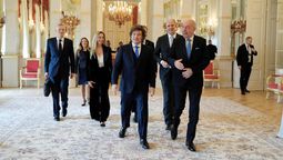 En qué beneficia al país que Javier Milei este fin de semana se haya mandado a Hungría para participar de una cumbre de políticos ultraconservadores donde, con el cuestionado premier húngaro Víktor Orban a la cabeza, se criticó a la Unión Europea y a Ucrania.﻿