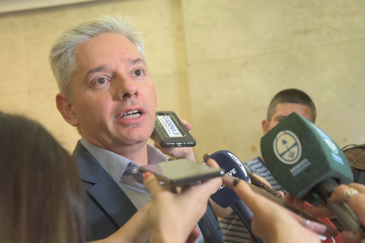 Emiliano Guiñazú fue el encargado de llevar a la Legislatura el proyecto para los avances en el polo.&nbsp;