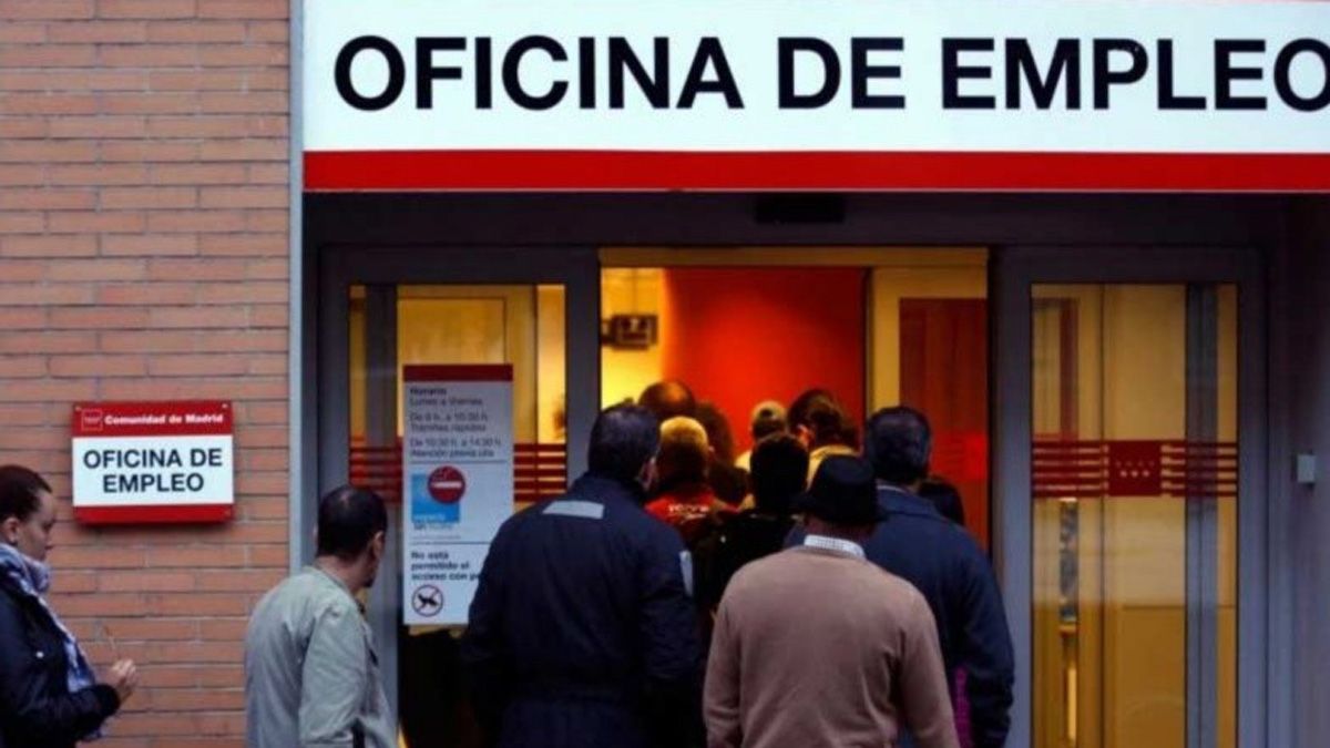 Los inmigrantes ilegales podrán regularizar su situación en España
